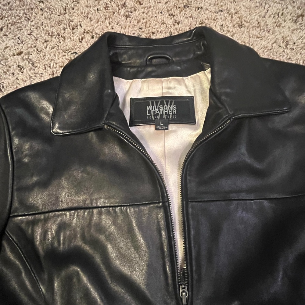 Vintage 1985 Wilson’s Leather Pelle Studio Jacket Black Flattering Waist